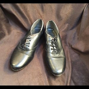 Tap shoes
